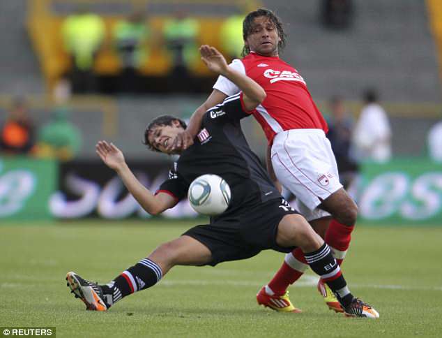 Gerardo Bedoya is the world's dirtiest footballer | Daily Mail Online