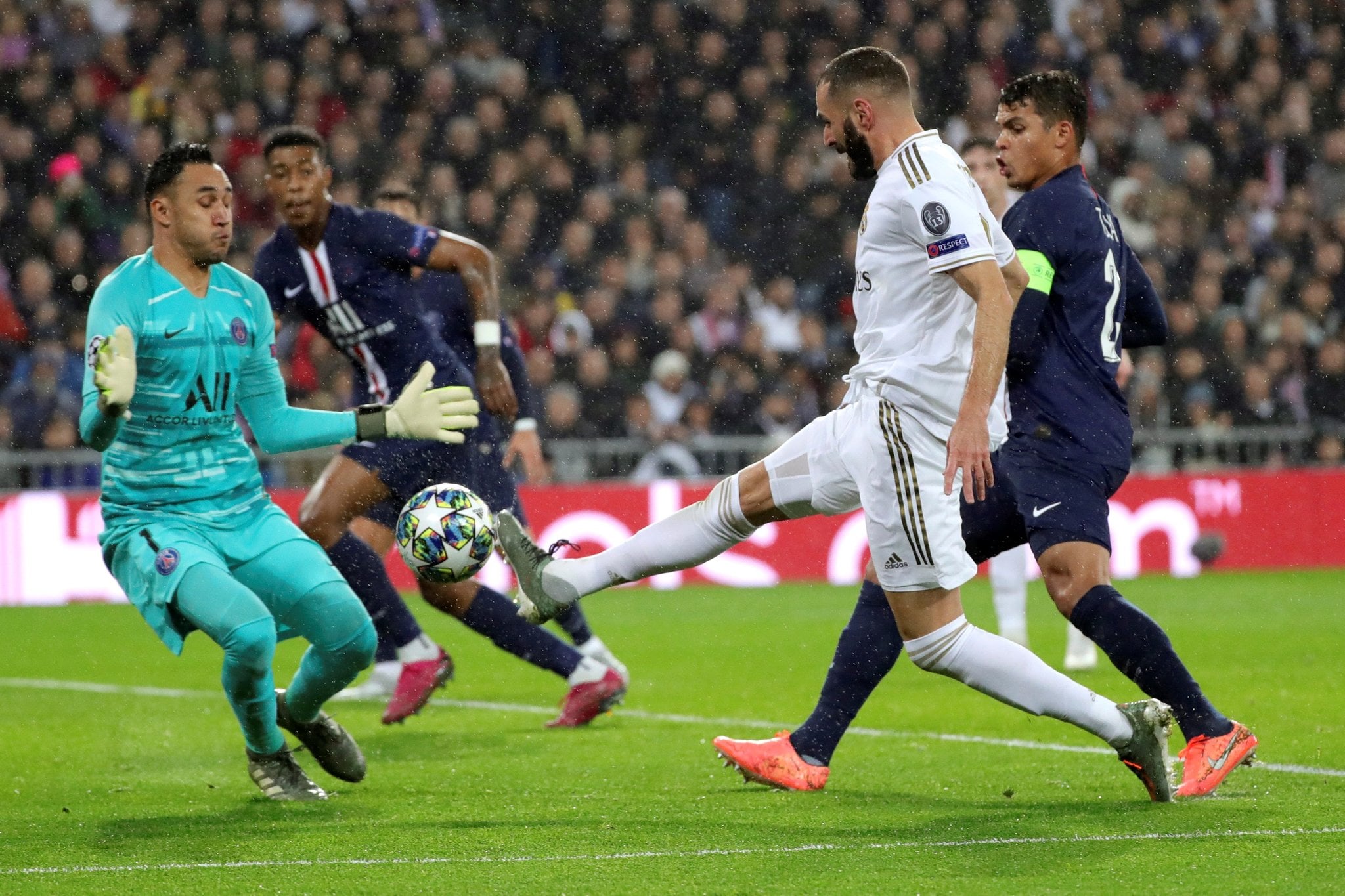 Keylor Navas Stifles His Old Teammates in P.S.G.'s Draw With Real ...