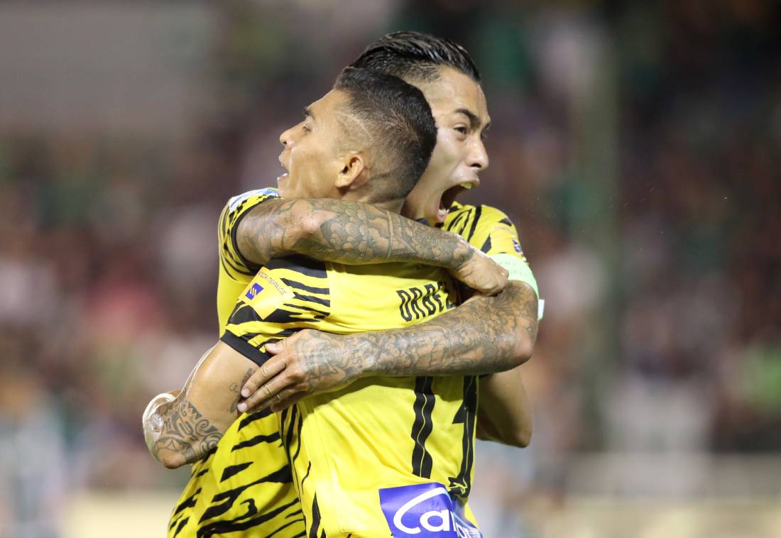 aek ionikos6 novibet