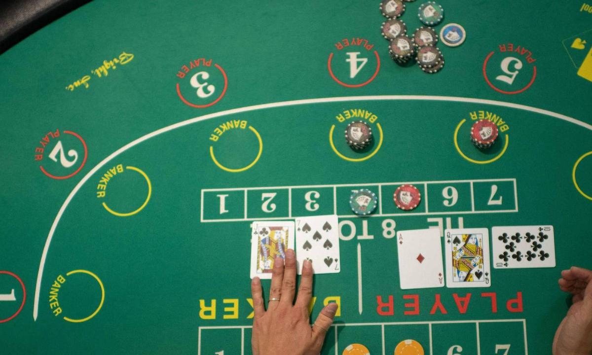 pws paizetai to baccarat novibet